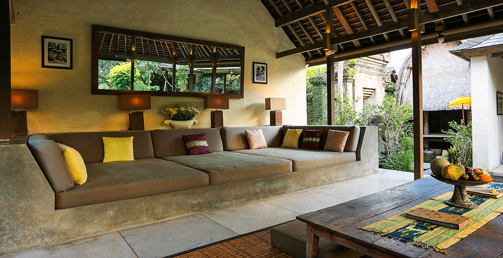 Villa Belong Dua - Outdoor living area seating